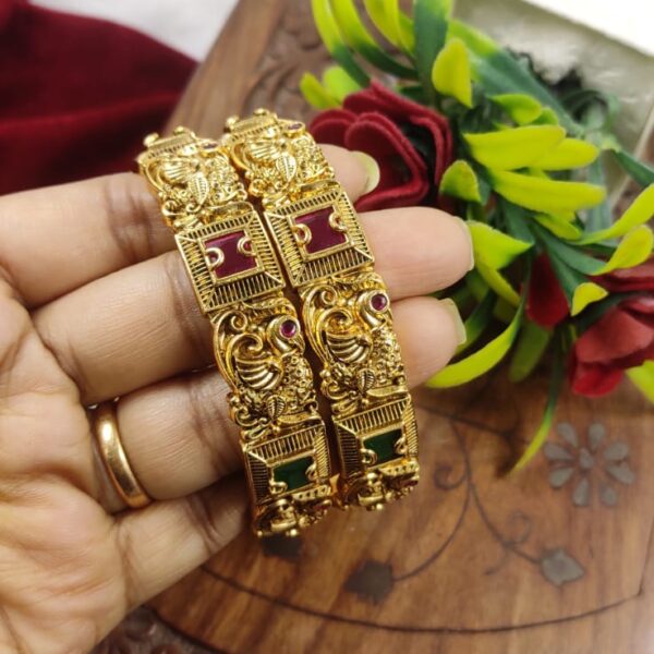 high quality..designer..nakshi bangles...