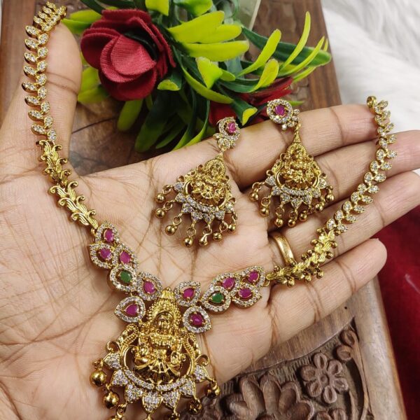 high quality czs matt finished designer fast trending necklace..