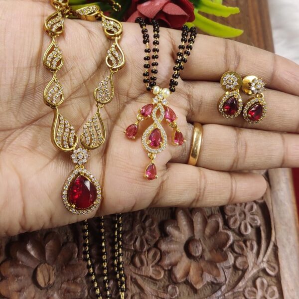 high quality mehendi finished necklace+ black beads..